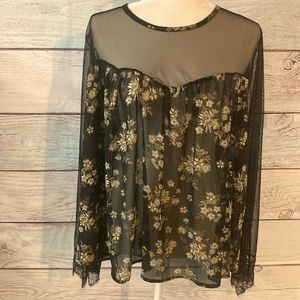1X floral ivory and black mesh long sleeve blouse. Lace trim on sleeve…